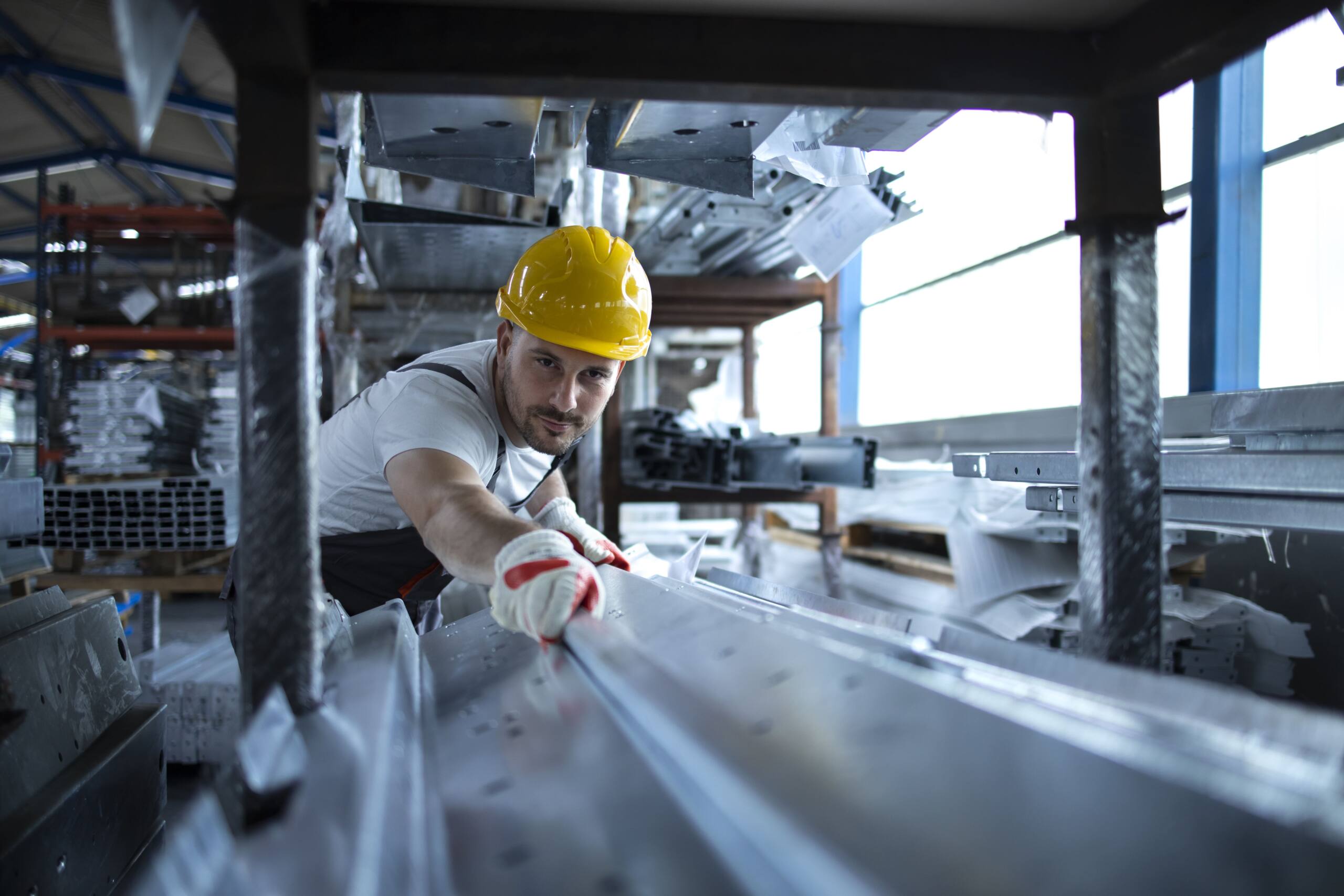 Aluminio y acero en infraestructuras portuarias: propiedades y criterios de elección